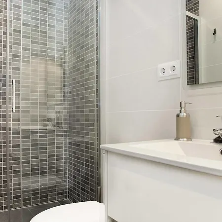 Flateli Roger Apartment *