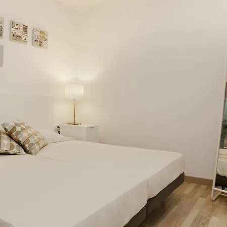 Flateli Roger Apartment *